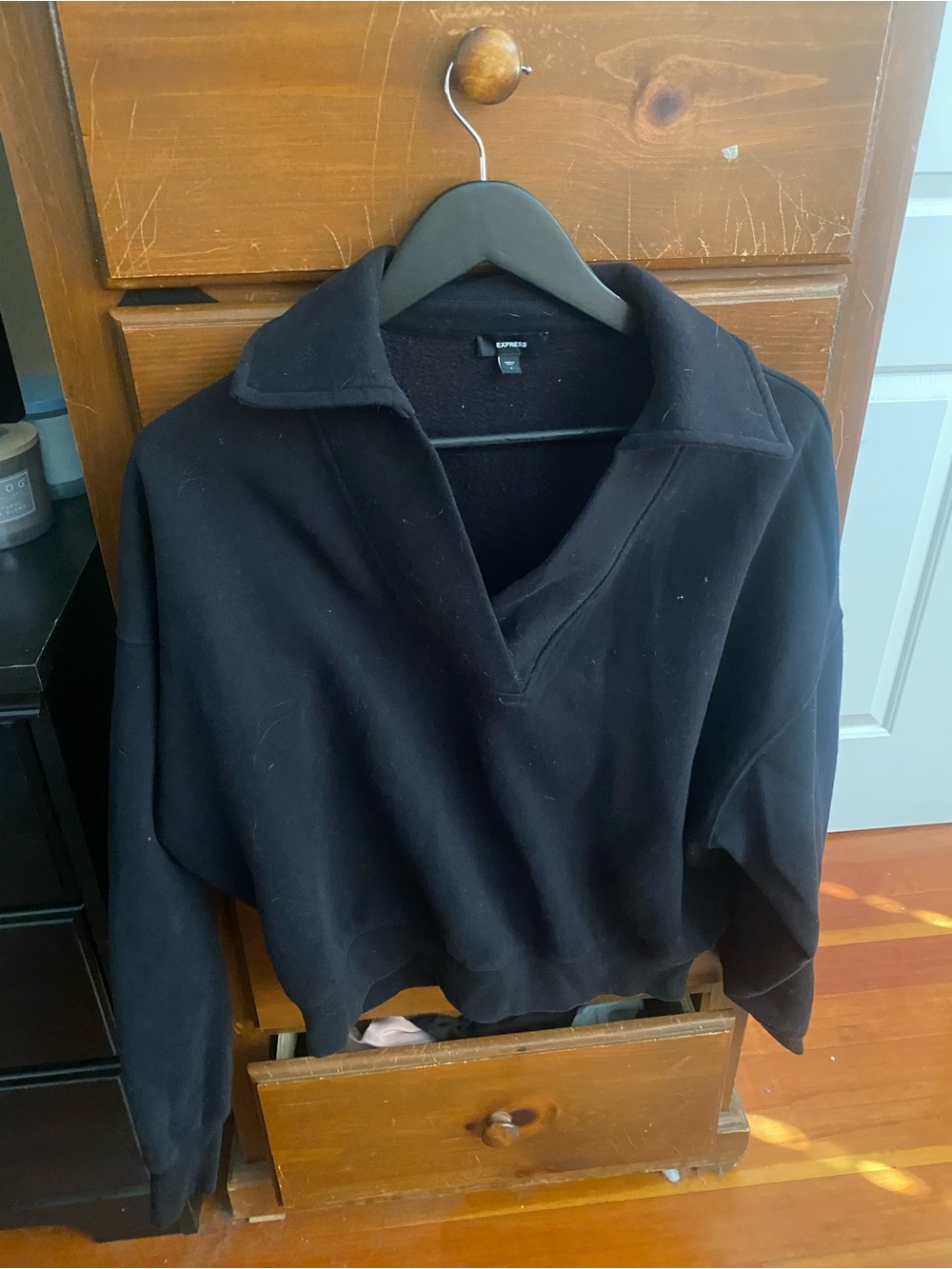 Express Black Women's V-Neck Collared Pullover Sweatshirt